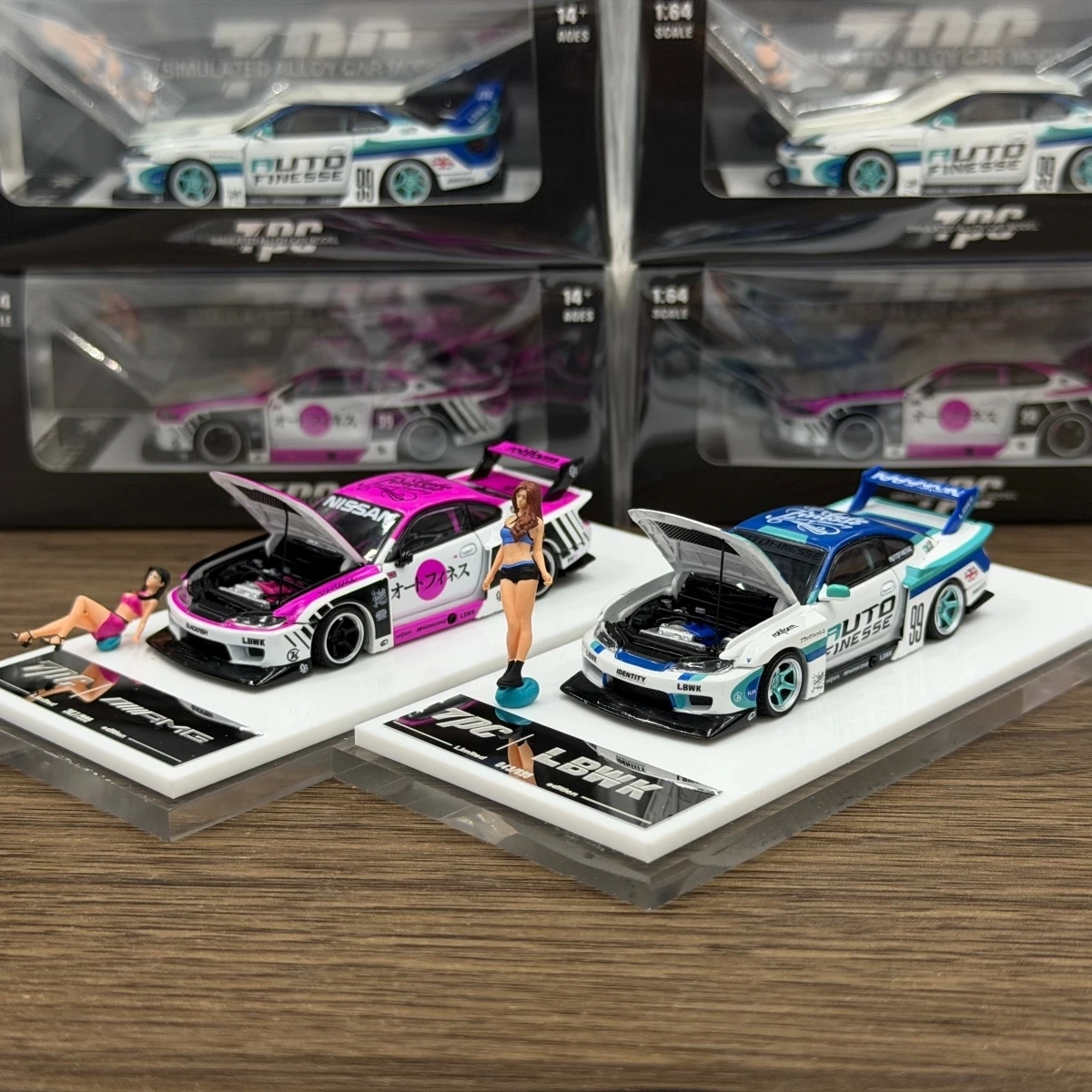 

Литая под давлением модель автомобиля TPC 1:64 Liberty Walk Silvia S15