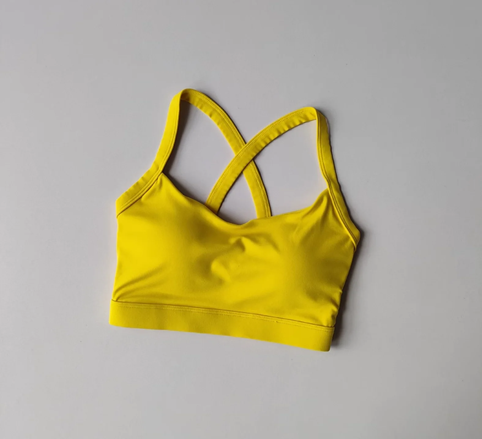Stoßfester, hochintensiver Fitness-BH mit integrierten Cups, geeignet für Laufen, Yoga, mit atmungsaktivem Rückendesign für Damen. – Detail 9