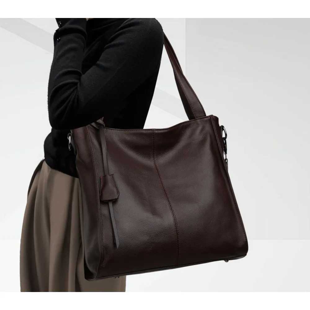 

High Quality Leather Women's New Large-capacity Commuter Bag Fashionable Versatile High-end Simple Classic Personality Premium