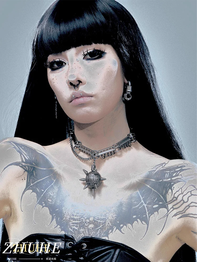 

ZHUHE The Metal Ball Necklace In The Neo-Gothic Style Is A Jewelry Accessory For Men And Women And A Party Gift