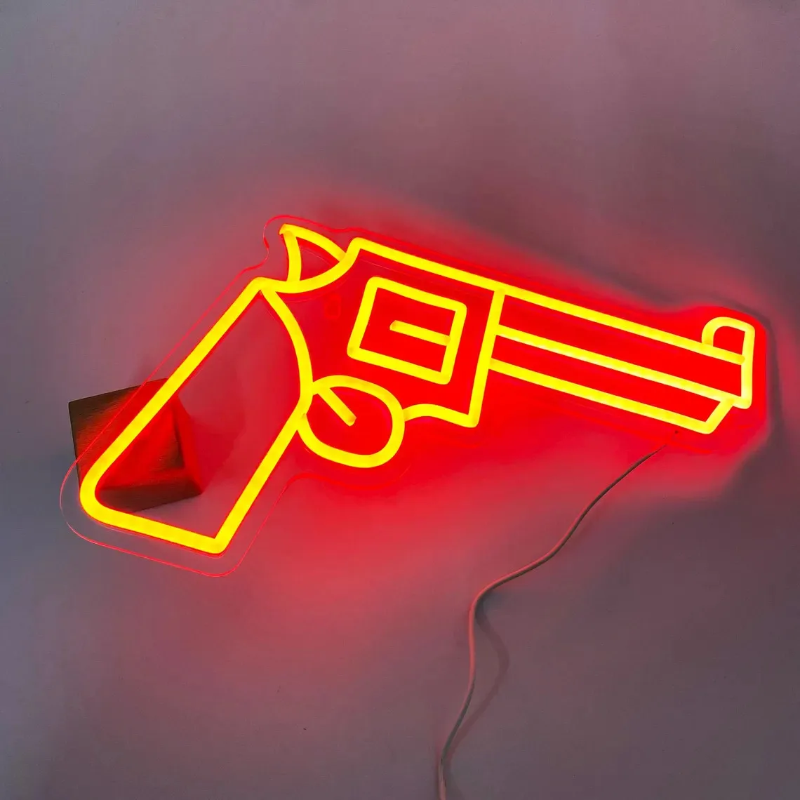 

Неоновая вывеска с пистолетом, неоновая вывеска с пистолетом, светодиодная неоновая вывеска, домашний декор для спальни, настенный декор в виде человеческой пещеры, подарок для него