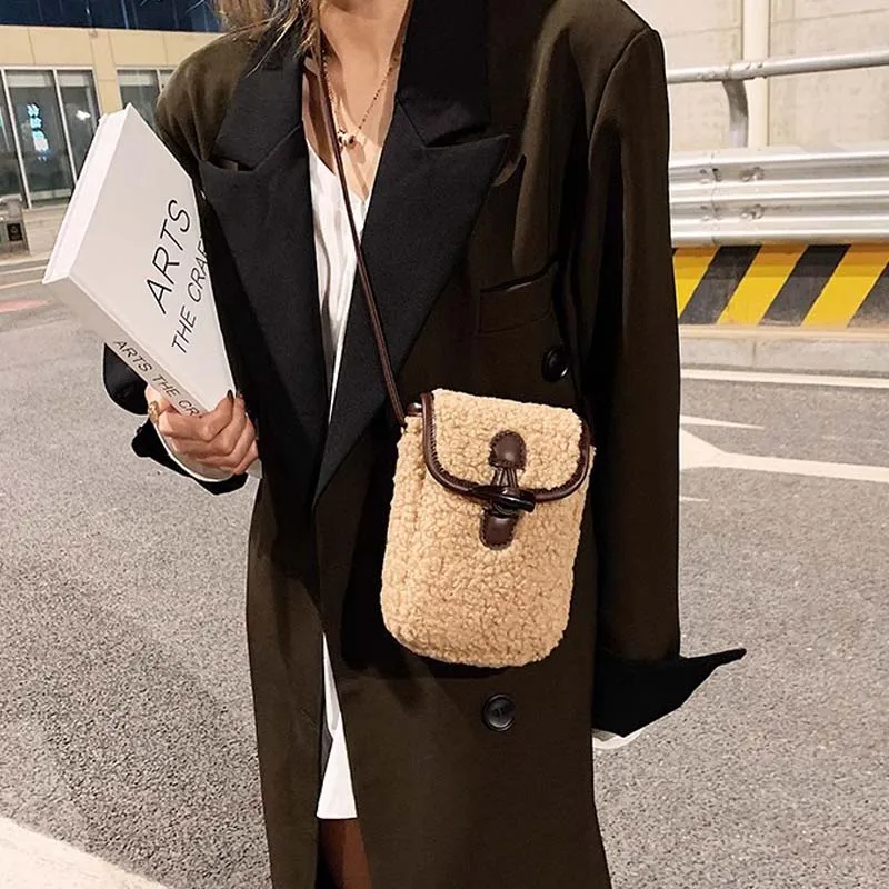 

Lamb Hair Mobile Phone Crossbody Bag Women's Fashionable Uper Hot Air Plush Ladies Purse Designer Mini Cute Wool Shoulder Bag