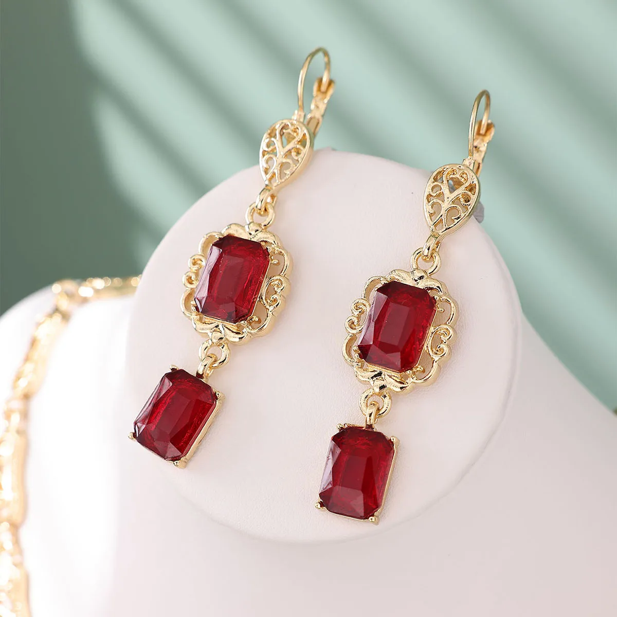 Marokkanischer Stil Halsketten- und Ohrring-Set Luxuriöser Glänzender Rot-Grüner Kristall Quadratischer Anhänger Halskette Statement-Schmuck – Detail 7