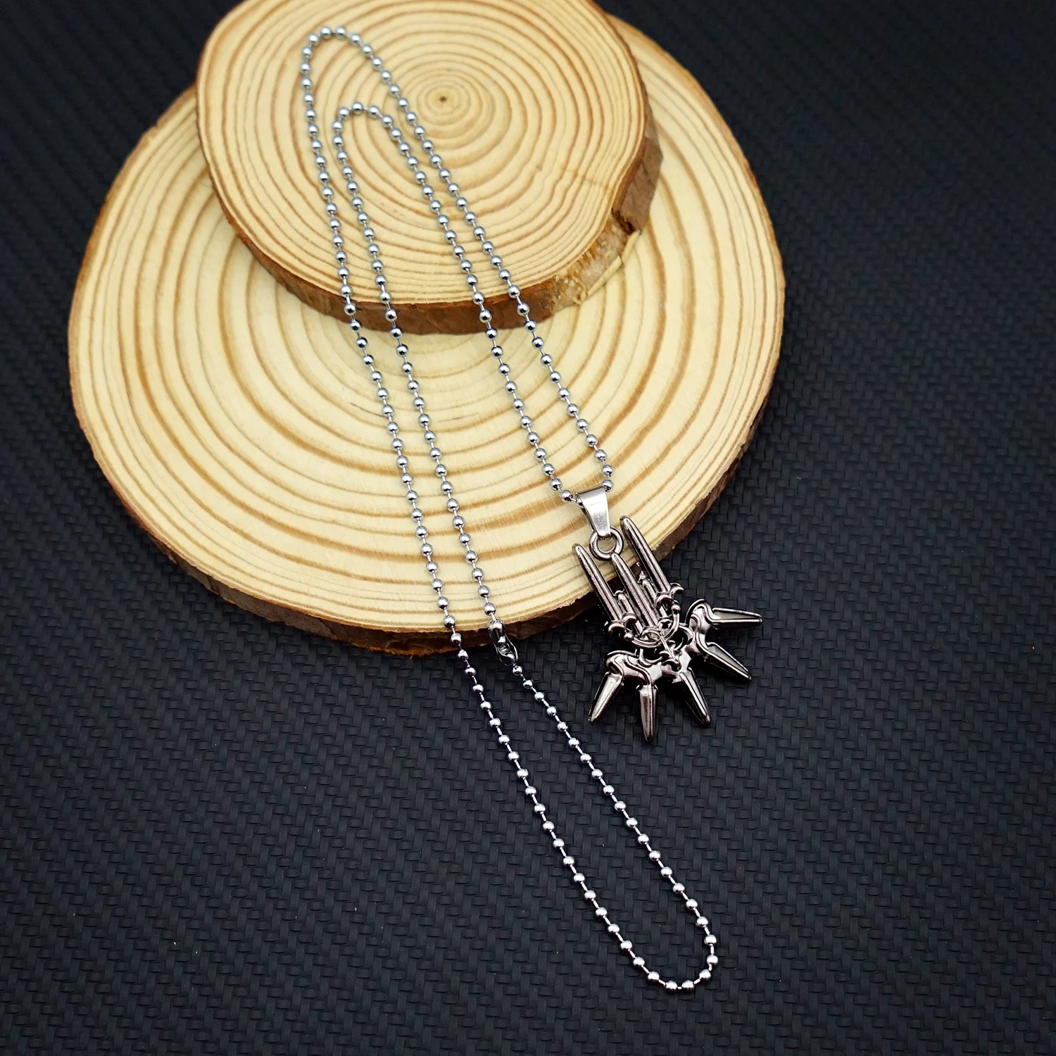 أنيمي NieR Automata YoRHa No.2 نوع B 2B القلائد والمعلقات YoRHa شعار القلائد المعدنية لعبة تأثيري اكسسوارات الشكل الهدايا #6