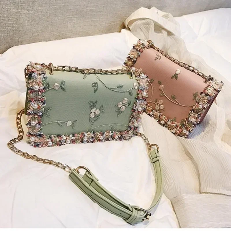 Bolso bandolera con cadena a la moda con perlas para mujer, bolso de flores, bolsos cruzados para mujer y niña, bolso con solapa floral con cuentas, bolso verde para mujer