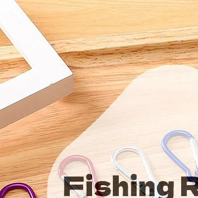 سلسلة مفاتيح مصباح يدوي صغير LED؛ قلادة كيرينغ سيارة تعمل بالبطارية مع ضوء مدمج.