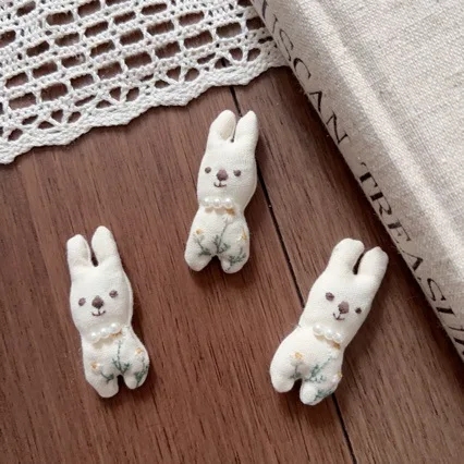High Quality Soft Fabric Rabbit Hair Clip with Cute Bow for Shoes Hats Bags Apparel Embellishment