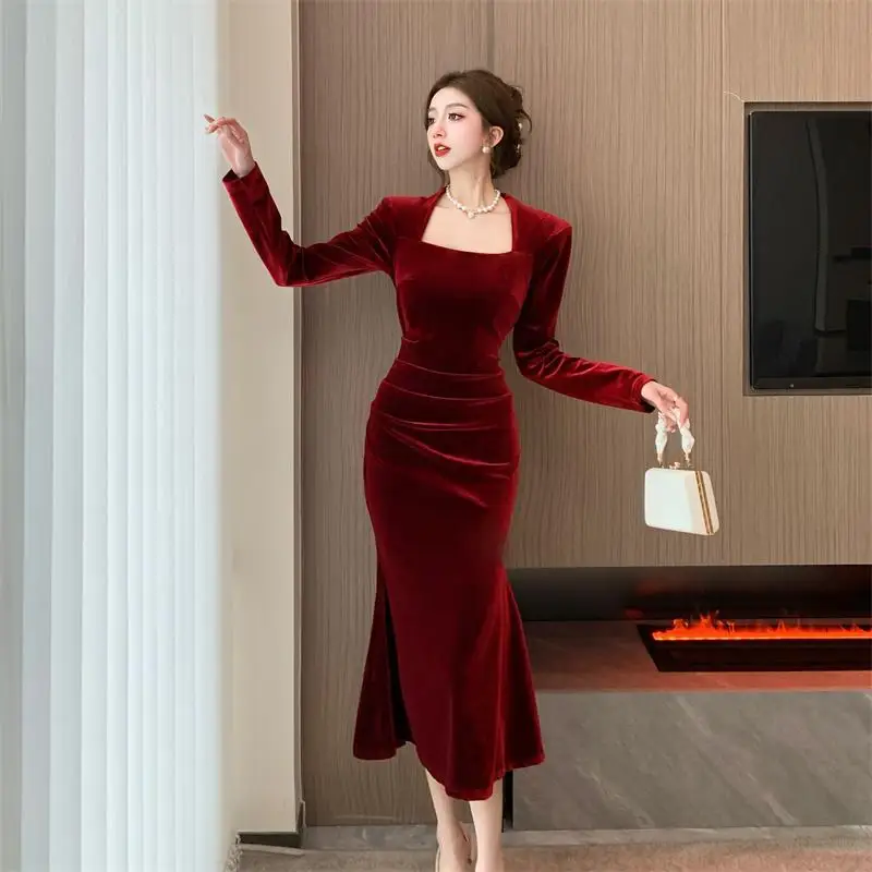Socialite\'s Golden Velvet Fish Tail Long Dress Women\'s Red High-end Temperament Waist Cinching Dress Light Luxury Hip Hugging