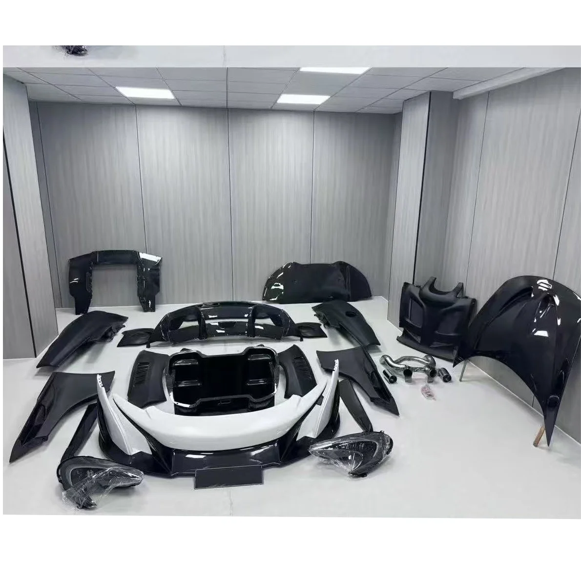 Car Parts for  Mp4-12C 650S Upgrade to 675LT Style Carbon Fiber Full Set Body Kit Front and Rear Bumper Spoiler Hood