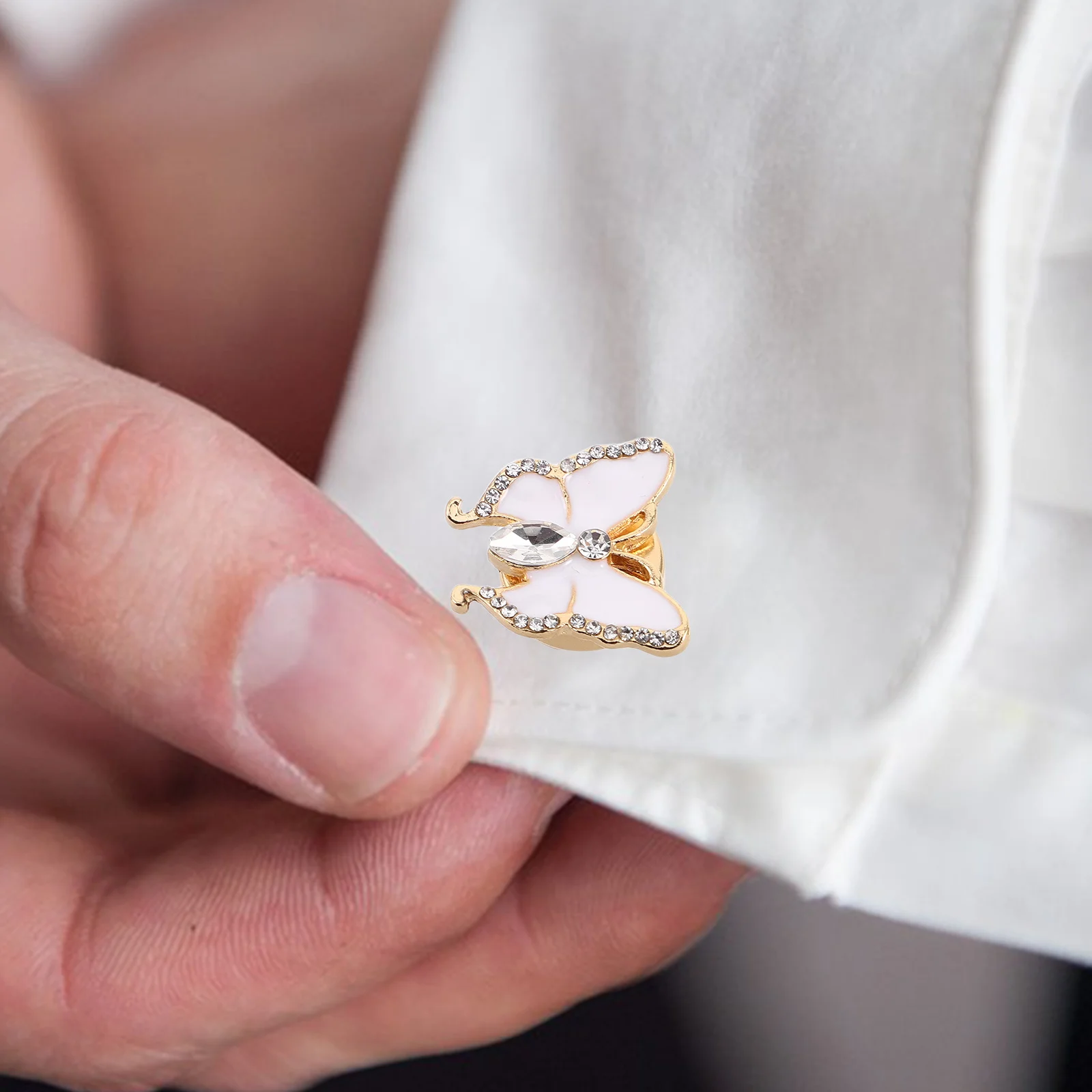 2 قطعة أزرار أكمام قميص حجر الراين الفراشة المرأة أنيقة سبيكة كريستال الديكور حفل زفاف مجوهرات حجر الراين زر الأصفاد