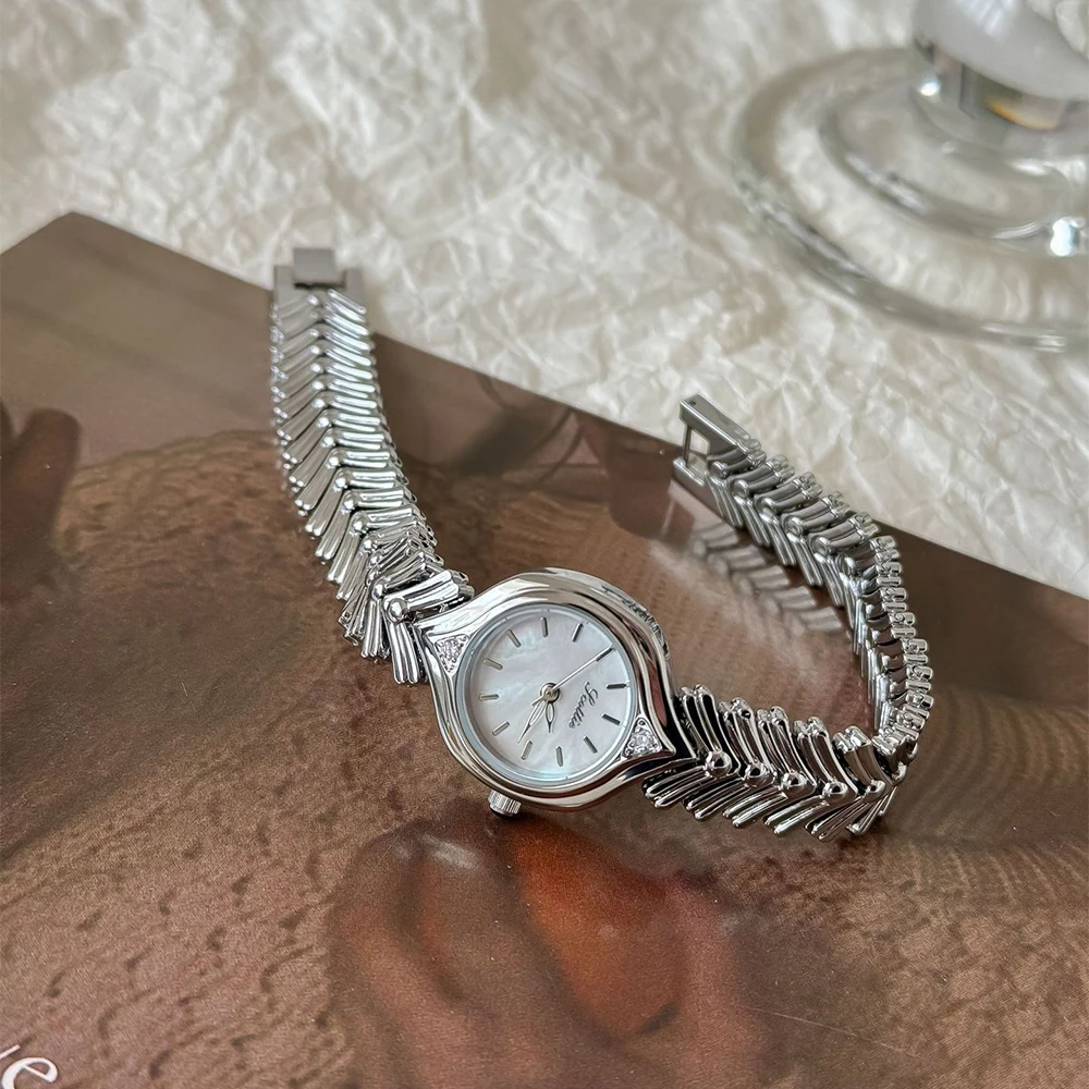 Fashion Classic temperament Fishbone Chain Watch for women‘s girl party gift jewlry wholesale