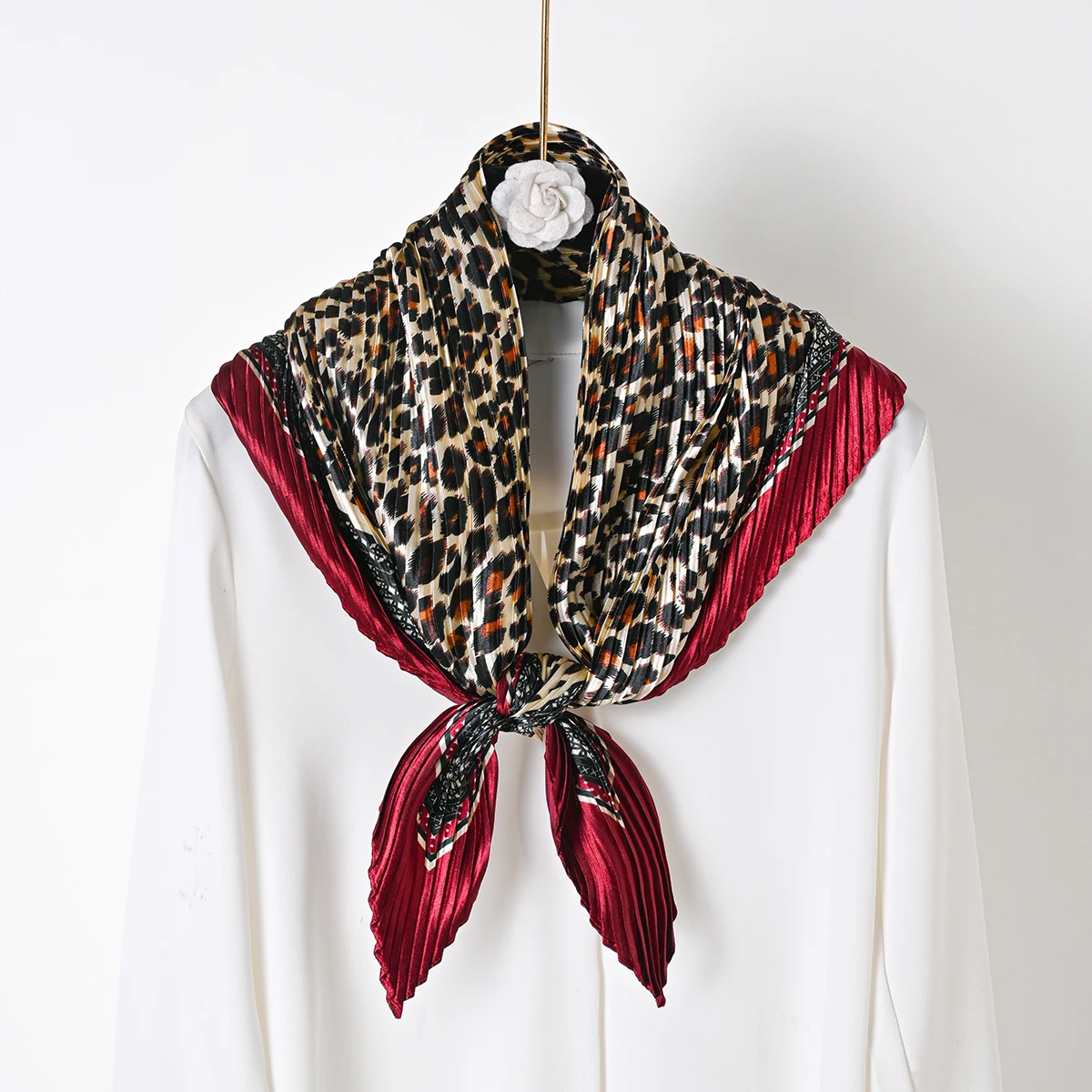 

Women Polka Dot Printed Soft Multifunctional Hankerchief Foulard Femme Muslim Hijab Wrap Bandana Imitated Silk Square Head Scarf