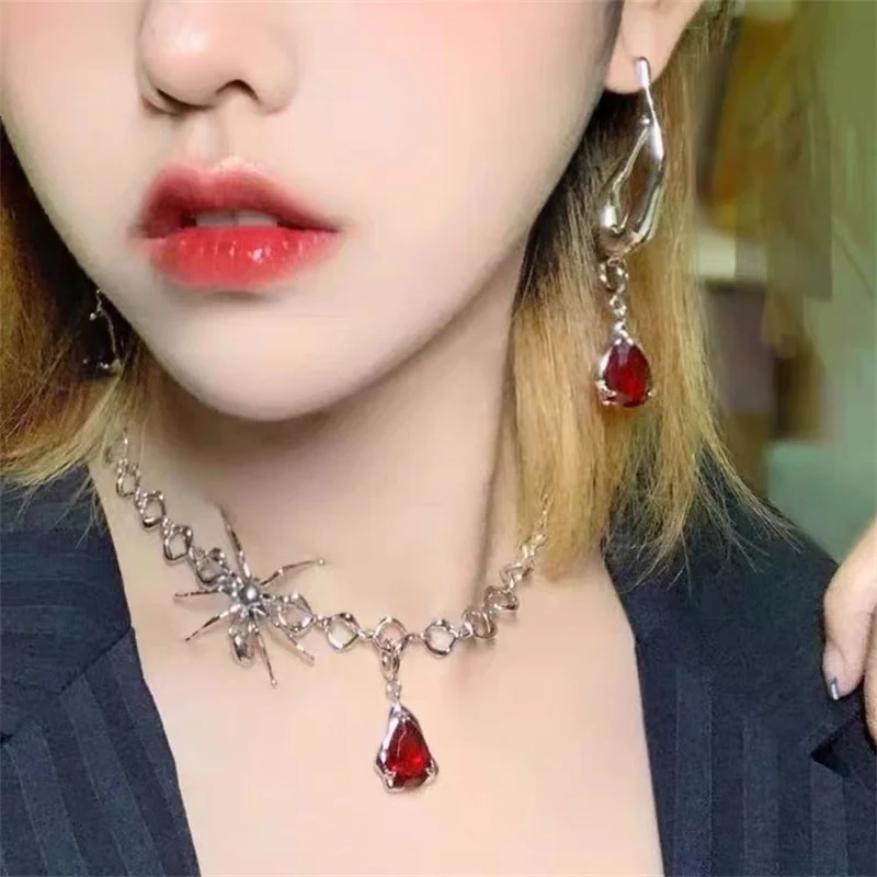 Hip Hop Silver Color Choker Necklace Punk Spider Ruby Chain Necklace For Women Fashion New Party Jewelry Accessories