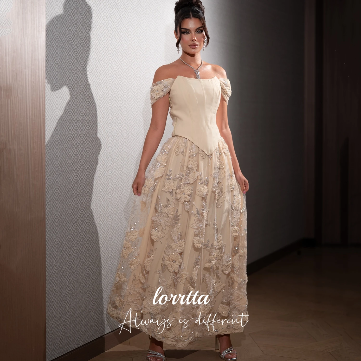 فستان Loretta للحفلات المخصصة لفساتين ضيوف الزفاف، فستان أنيق للمناسبات الخاصة، فساتين نسائية أنيقة، سهرة نسائية 2025