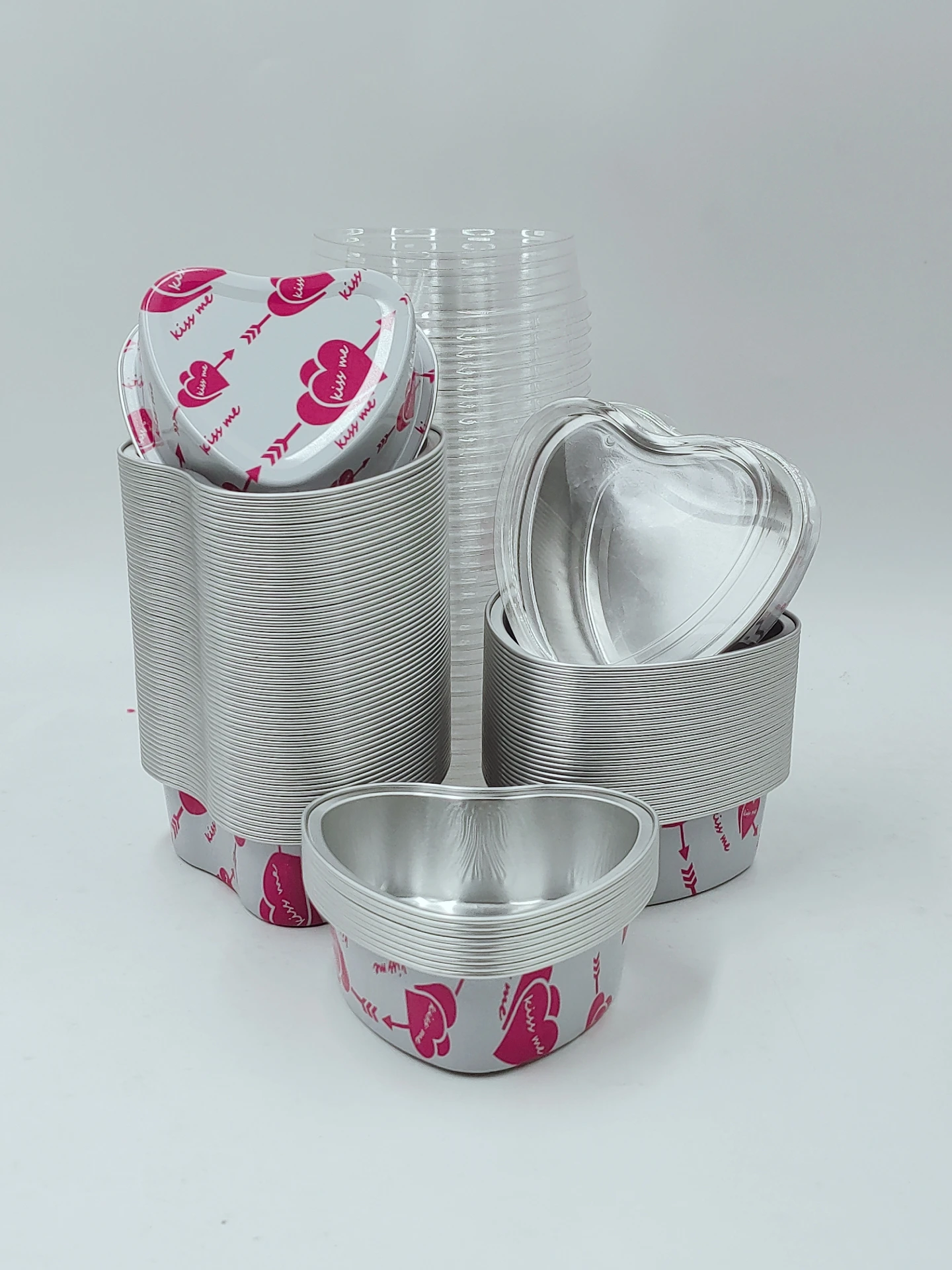 

20 шт. чашки для торта из алюминиевой фольги в форме сердца с крышками, термостойкие чашки для выпечки, чашка для кексов для пудинга, идеально подходит для Дня святого Валентина