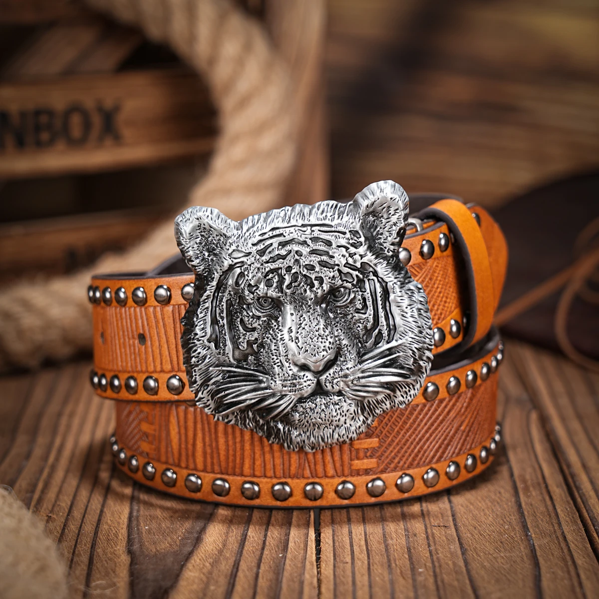 Ein lässiger, individueller und Retro-Gürtel, Kleidungsaccessoire im Western-Stil, Metallschnalle, PU-Gürtel, geeignet für Männer und Frauen. – Detail 7