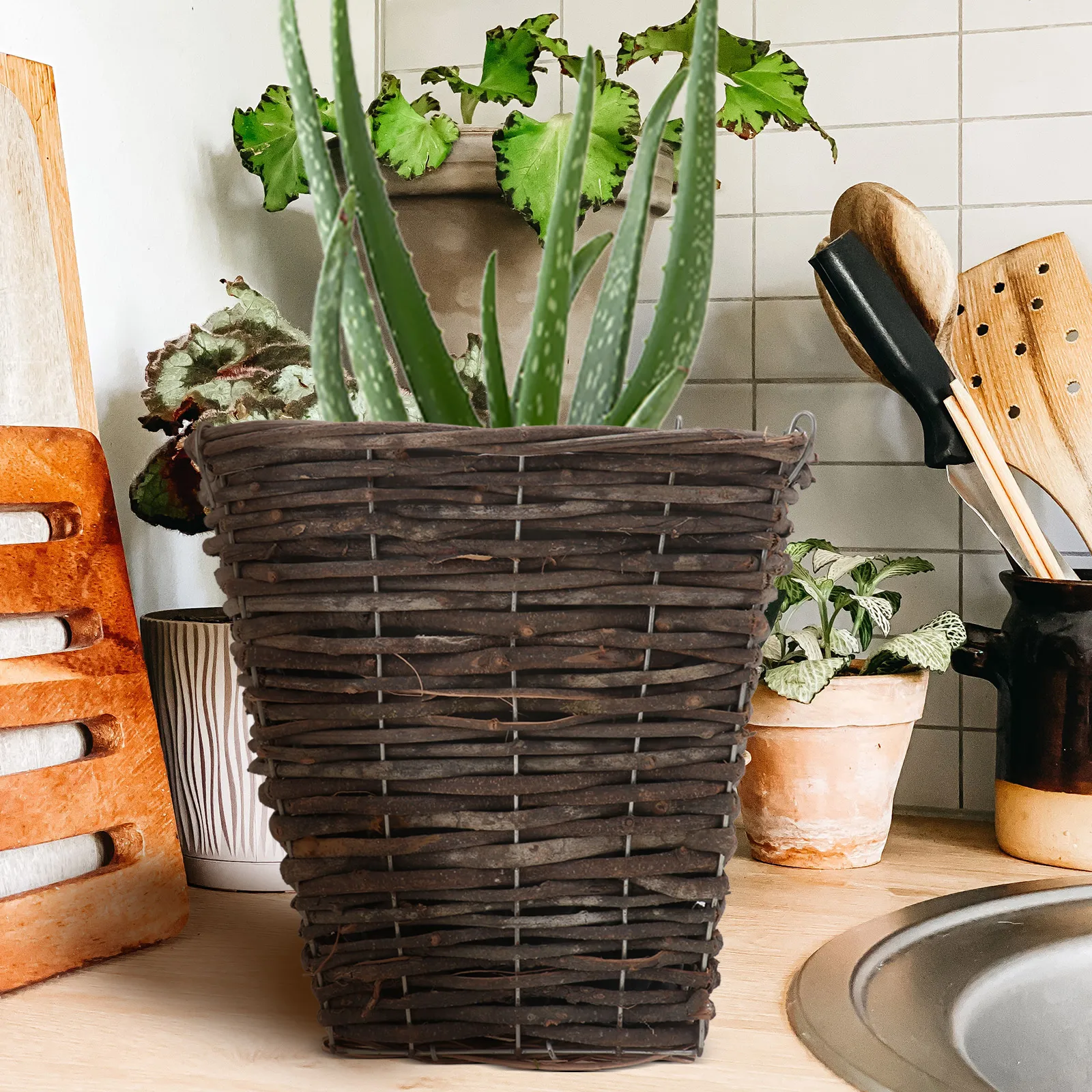 

Rattan Flower Capacity Green Plant Container Durable Woven Rattan Flowerpot Plant Container Decorative Green Vase Garden Pot