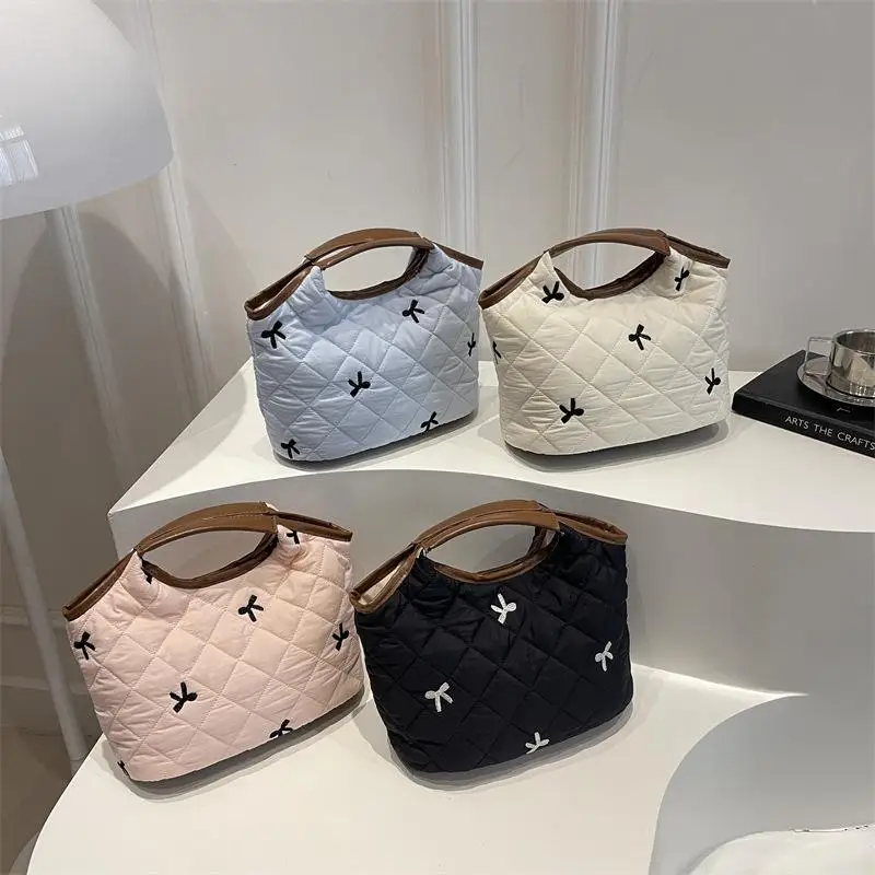 

Elegant Niche Crossbody Bag for Autumn/Winter, Women's Chic Casual Purse