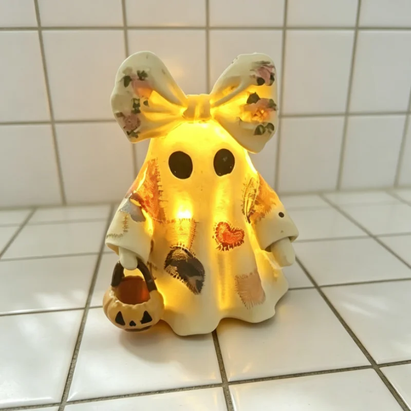 Vintage Patchwork Ghost Figurine Led Light Halloween Decor Resin Ghost Statue Holding Pumpkin Bucket Cute Ornament Party Decor