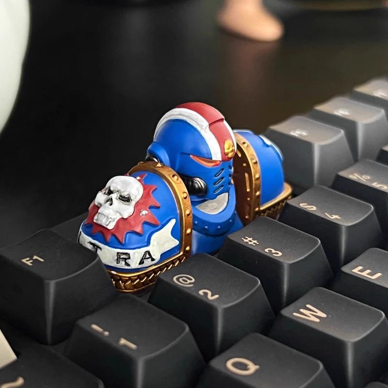 WH40K Keycaps Captain Titus Artisan Character Keycap Resin Material Customization Gaming Accessories Pointing Key Cap for Gift