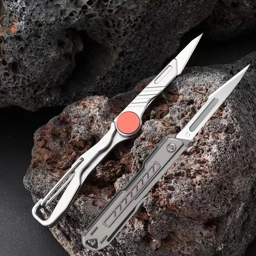 New Outdoors Mini Art Knife Portable and Exquisite Small Folding Knife Portable Keychain Outdoor Express Unboxing Knife