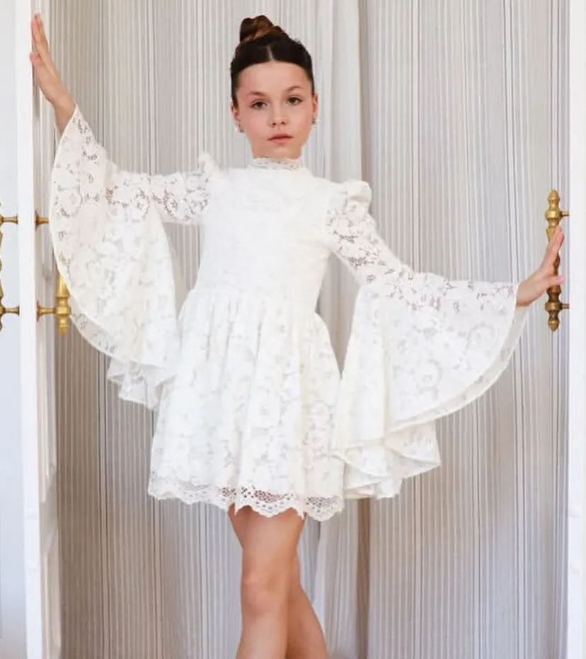 abito-da-damigella-d'onore-bianco-in-pizzo-con-maniche-a-campana-e-collo-alto-per-bambine-ideale-per-matrimoni-compleanni-concorsi-di-bellezza-abito-corto-da-principessa-per-servizi-fotografici-e-comunione