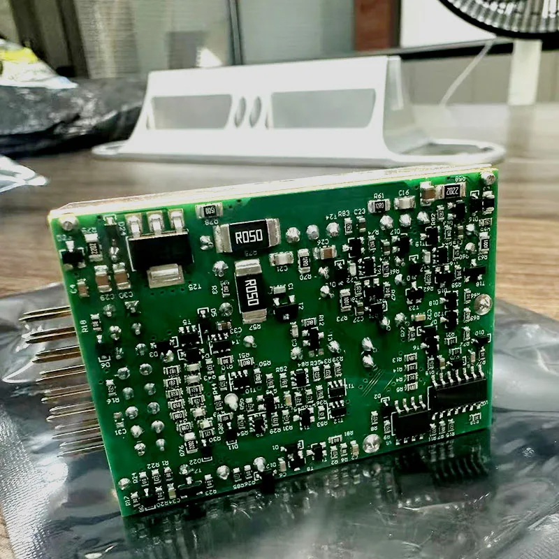 UCD180LP وحدة مكبر كهربائي إصدار V8 ، وحدة لوحة مكبر كهربائي رقمي Hi-Fi الاختبار عادي