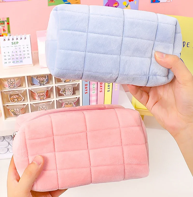 Fur Makeup Bags for Women Soft Travel Cosmetic Bag Organizer Case Young Lady Girls Make Up Case Necessaries Solid Color Handbags