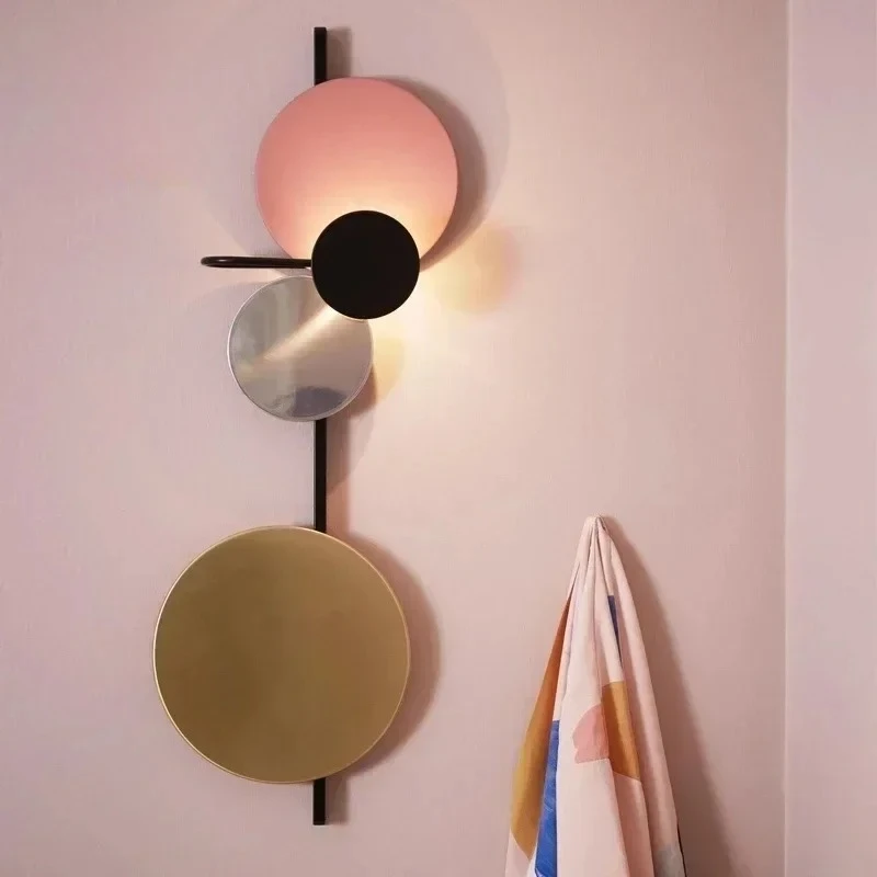 

Nordic Modern Wall Lamp Personality Colorful Art Round Metal Fixture Bedroom Bedside Woonkamer Bathroom Hallway Stair LED Sconce