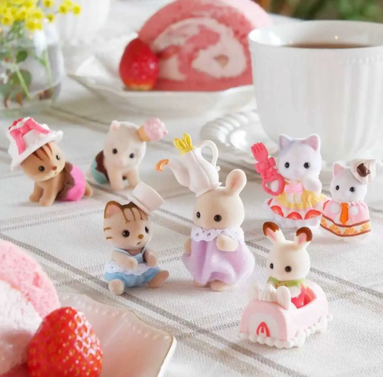 Original Sylvanian Families Anime Figures Forest Cake Clan Baking Series Dress Up Baby Doll Figrue Ornaments Toys Girls Gifts