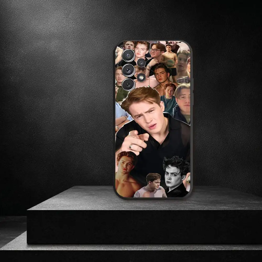 حافظة هاتف رائعة K-Kit C-Connor Actor لهاتف سامسونج S 25,24,23,22,30,21,10,9,Ultra,Plus,Lite,FE,4,5G حافظة ناعمة سوداء