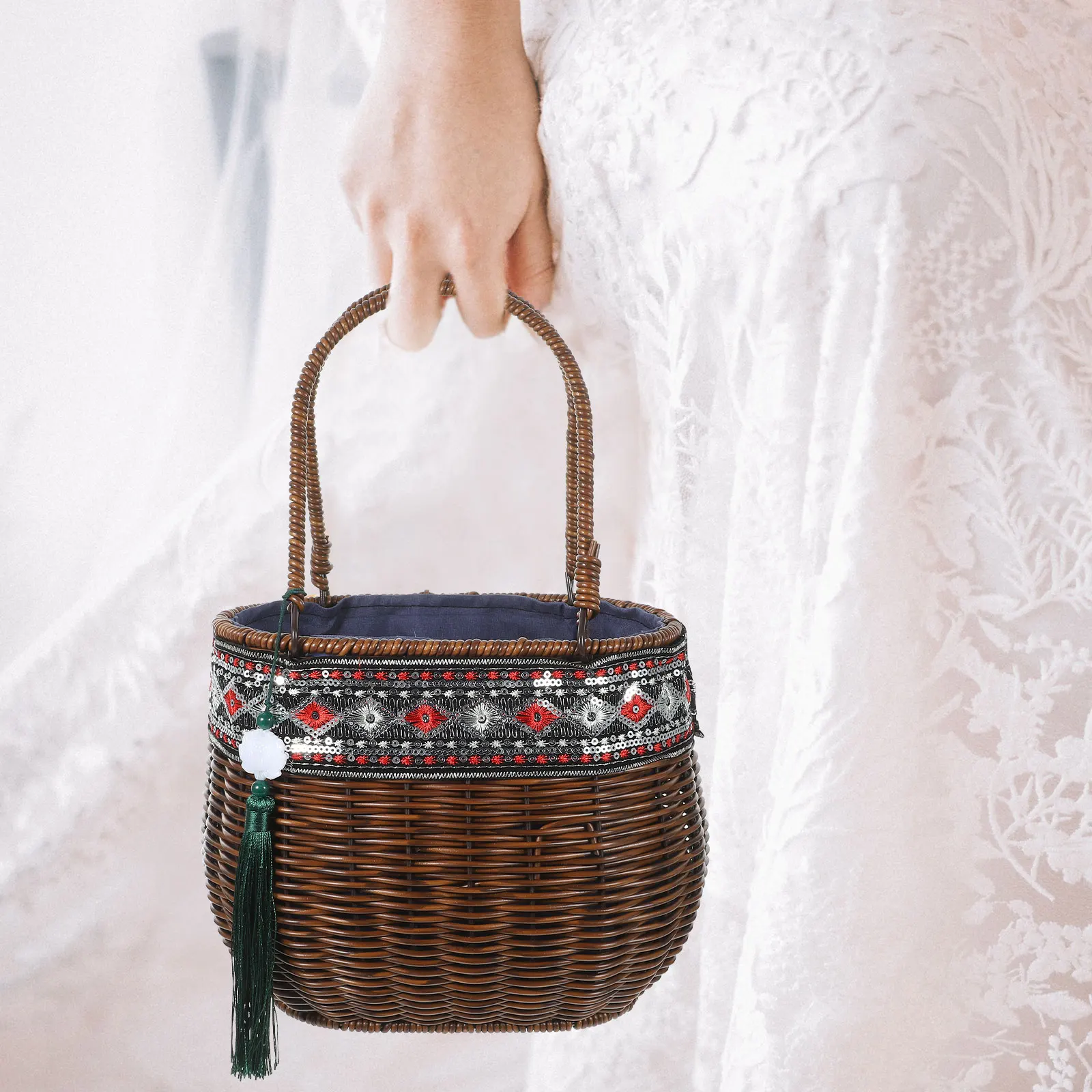 

Rattan Handbag Woven Basket Picnic Storage Handheld Large Capacity Iron Frame Retro Style Ethnic Craftsmanship Sundries Market