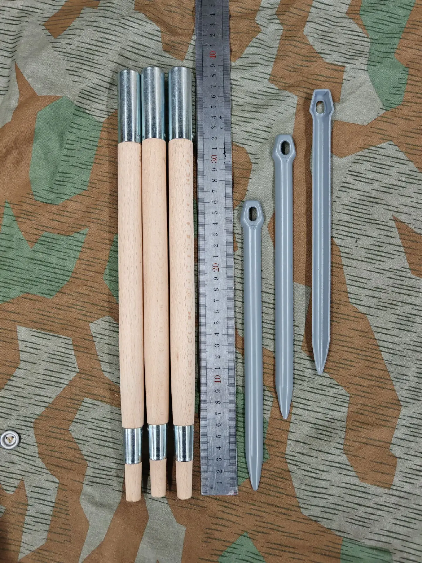 

Деревянная палочка и гвоздь для палатки EMD WW2