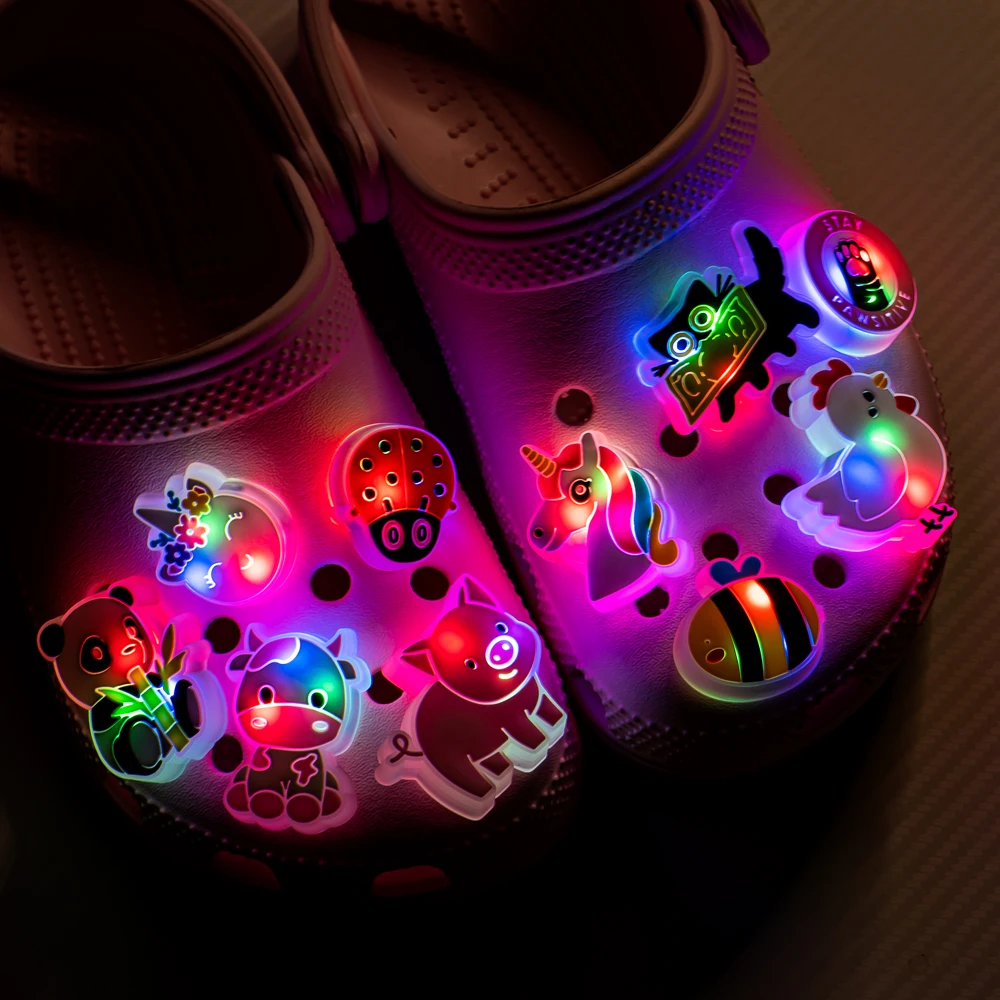 1/5pcs LED Pink Animals Shoes Charms Cute Duck Pig Panda Cat Luminous Shoe Decorations Salamander Squid Clog Accessories for Kid