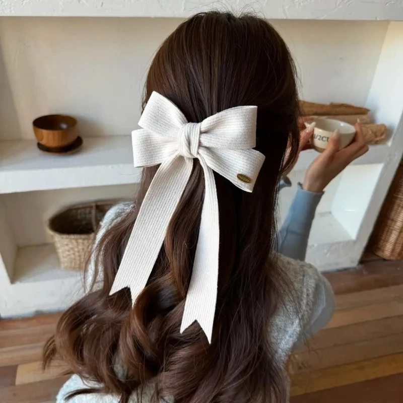 Strick-Haarspange im koreanischen Stil mit Satinschleife – minimalistische Krallenklammer für dünnes Haar, halbhohes Frisur-Accessoire für Frauen – Detail 3