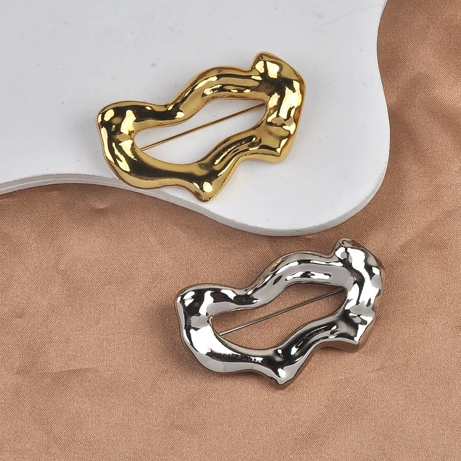 Chic Liquid Metal Irregular Circle Brooches For Unisex Trendy Gold Silver Color Glossy Stainless Pins Jewelry Banquet Party Gift