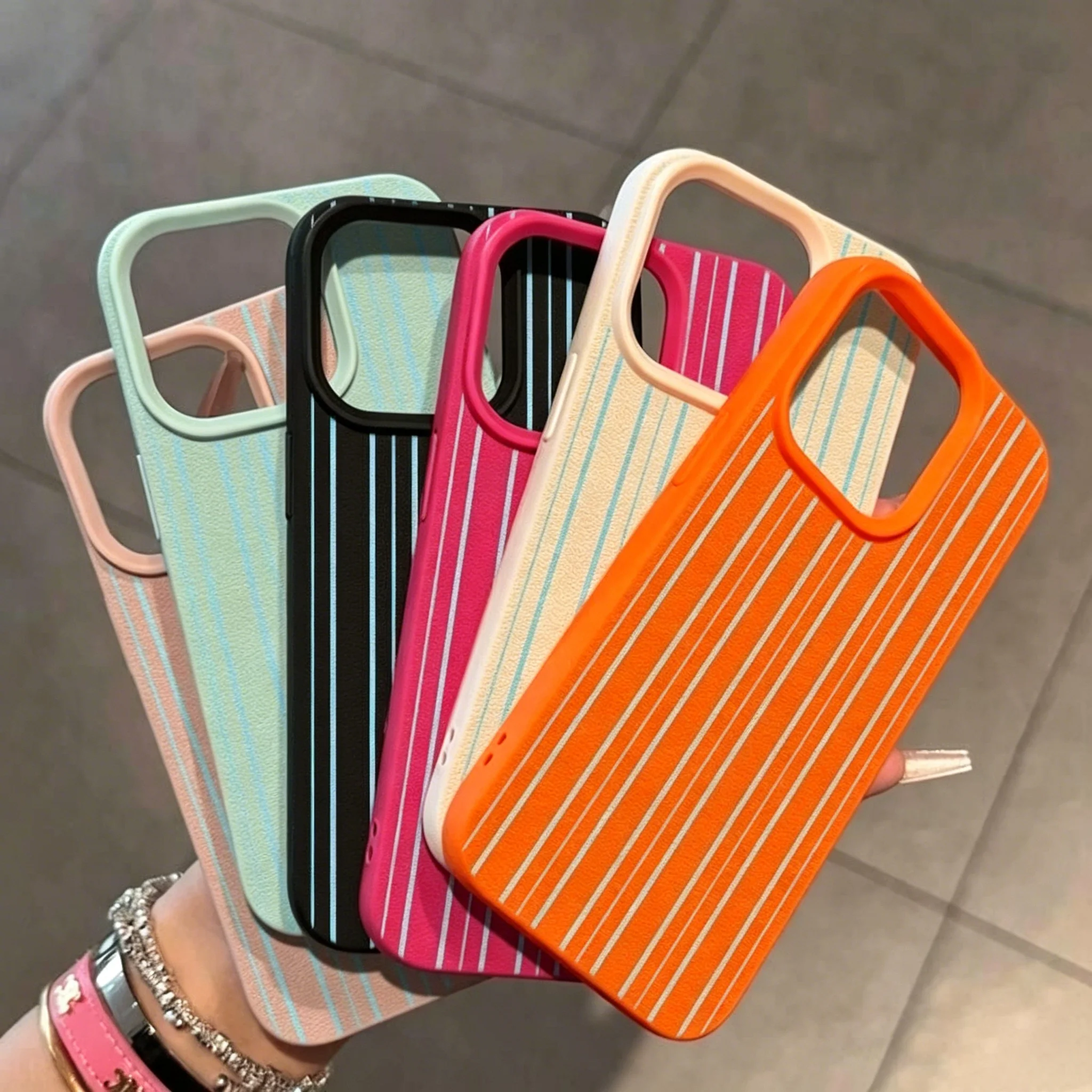 Funda de Teléfono Coreana a Rayas Coloridas Estilo Y2K para Parejas, Compatible con iPhone 17, 16, 11, 13, 12, 14, 15 Pro Max, XS, X, XR, 7, 8 Plus, 16E, 16, 17 Pro