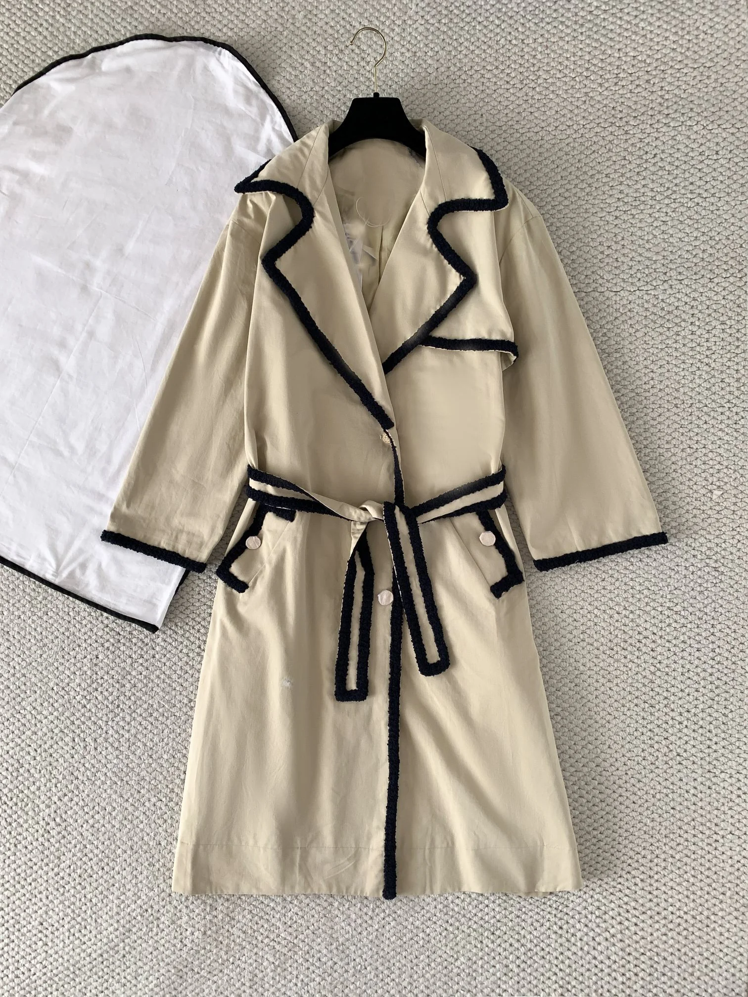 

26 New Style Women's Color-Contrast Collar Long-Sleeved Casual Coat
