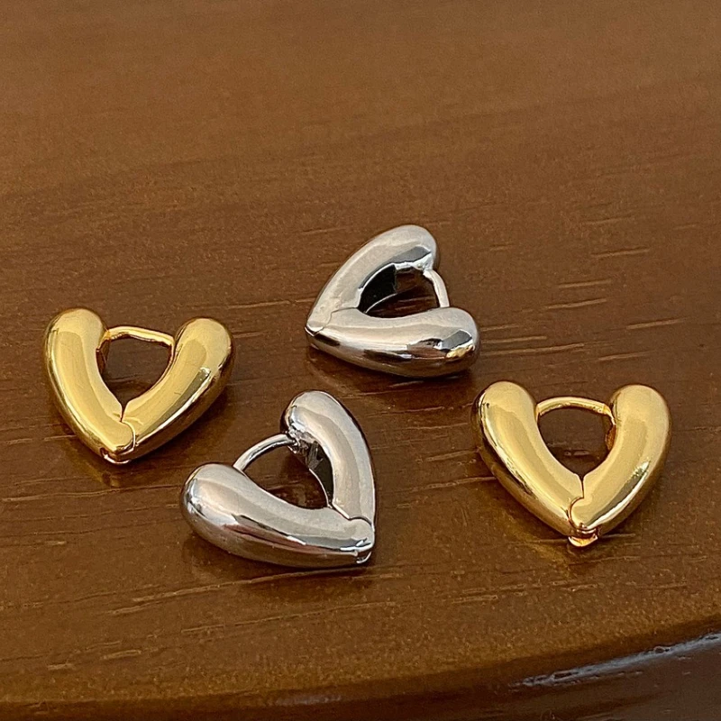 

Vintage Metal Hollowed Heart Hoop Earrings for Women Textured 925 Sterling Silver Ear Buckle Accessories Punk Fashion Jewelry