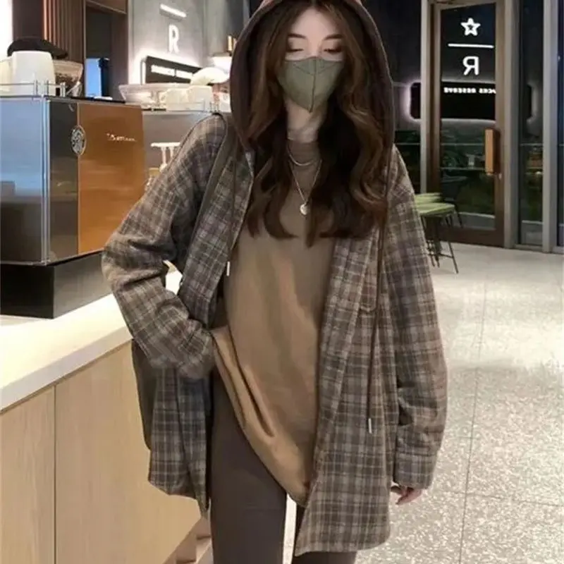 

2-300 kg Fat MM Hooded Plaid Shirt Coat 2023 Spring Autumn New Korean Version Design Sense Small and Unique Loose Top Commuter