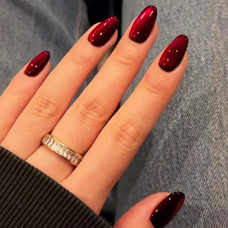 24 Stück glänzende rote Katzenaugen-Nägel zum Aufdrücken, vollständige Abdeckung, nackte Farbe, tragbare Mandel-Kunstnägel, Charms, abnehmbarer künstlicher Nagel für Mädchen
