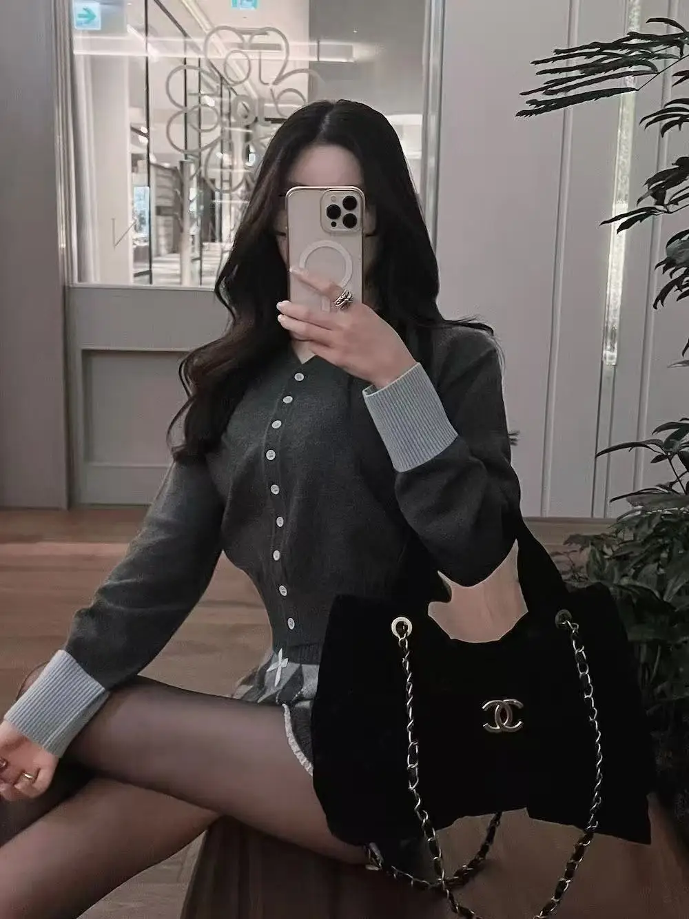 

Autumn Winter Knitted V-Neck Waist-Cinched Sleeveless Cardigan Women's Fashion Commute Style Regular Sleeve Long Sleeve Short...