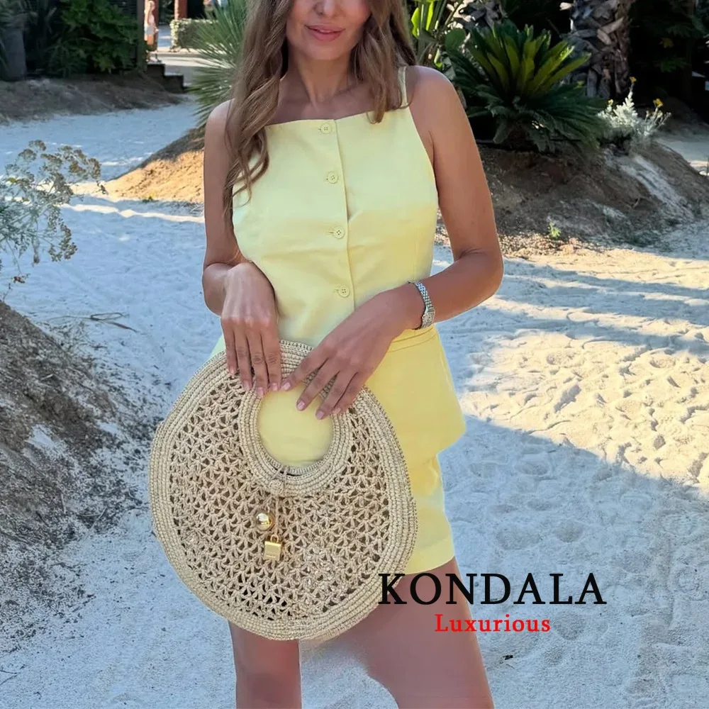 ​ ​   Sexy schicker Damen-Anzug in Buttergelb mit Knöpfen, ärmelloses Oberteil, Mini-Shorts, neue Mode, Sommer 2025, Urlaub, Party-Set ​
