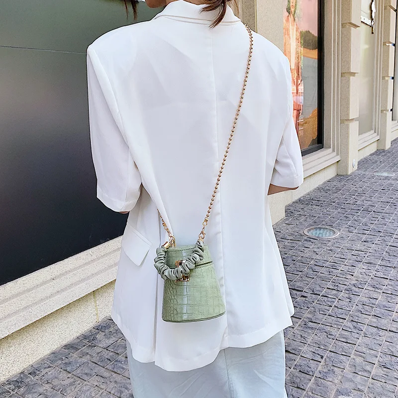 Female Trending Pearl Bucket Purse Woman\'s Handbag Pearl Chain Mini Shoulder Purse Female Sling Messenger Totes Small Handbags