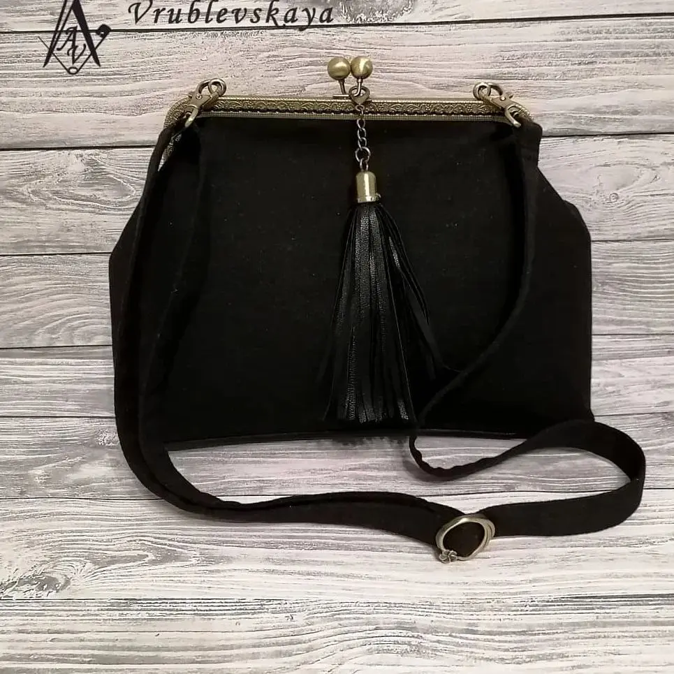 

Lost in Vintage Eco-Velvet Soild Bag Metal Frame with Tassel Kiss Lock Evening Clutch with A Gold Chains Big Purse 26x8x19cm