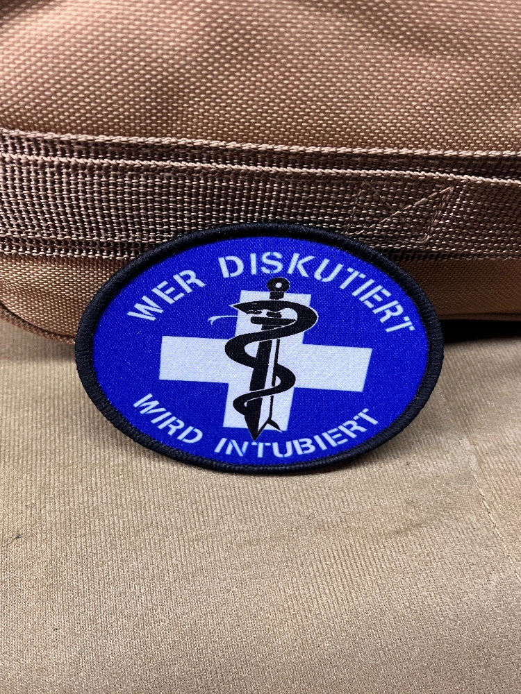 Parches Tácticos de Gancho y Bucle para Mochila: Doctor Paramédico Sani, Militar, con Temática de Intubación y Discusión, Insignia de Moral