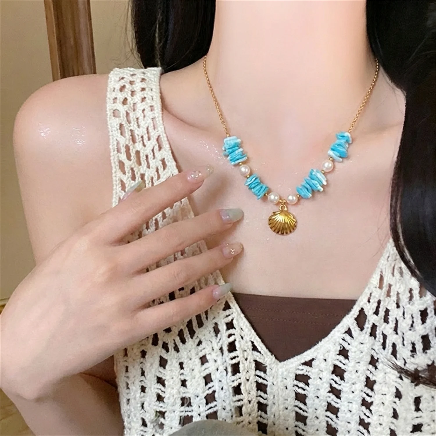 Design Sense Sommer-Halskette mit Muschelanhänger und Perlen für Damen, Boho-Stil, unregelmäßiger Zerkleinerte-Stein-Seestern-Halskette, Schmuckgeschenk – Detail 1