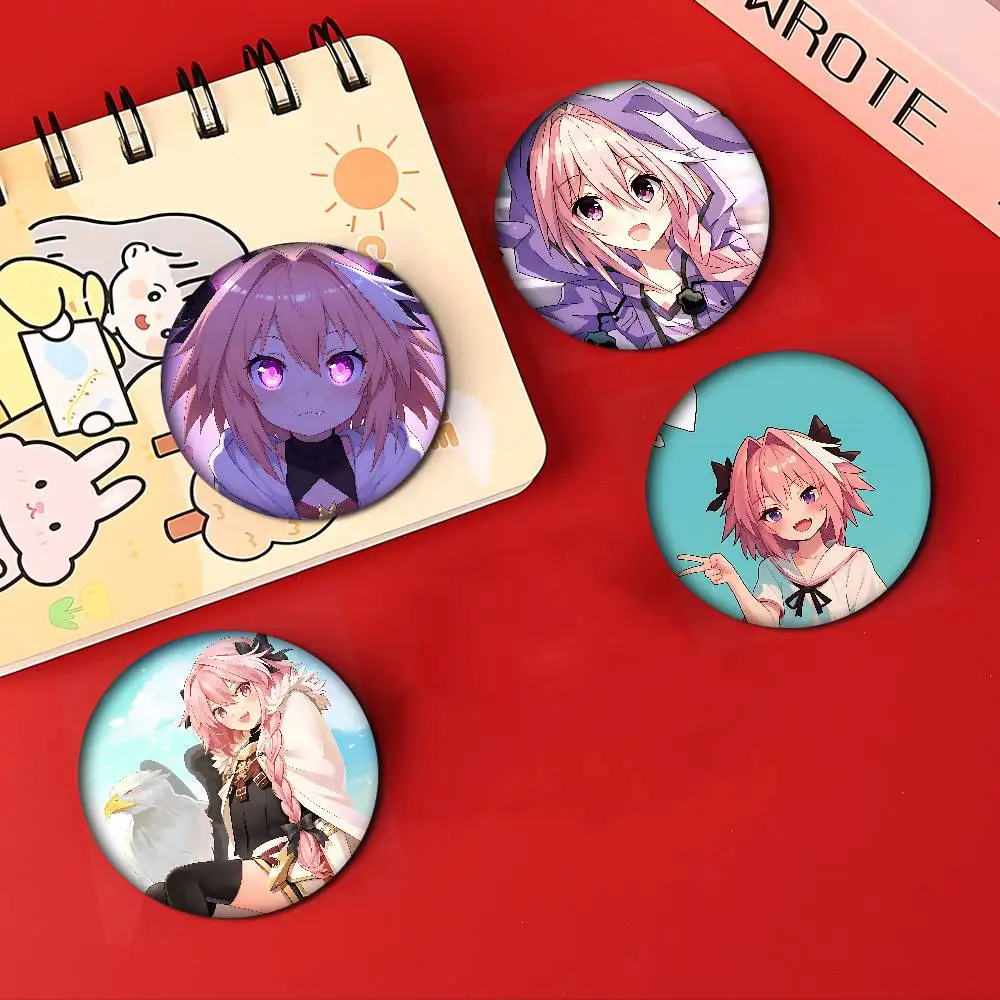 أنيمي مصير أبوكريفا Astolfo أنيمي زر دبوس اليدوية بروش للملابس الكرتون شارة ظهره الديكور مجوهرات اكسسوارات