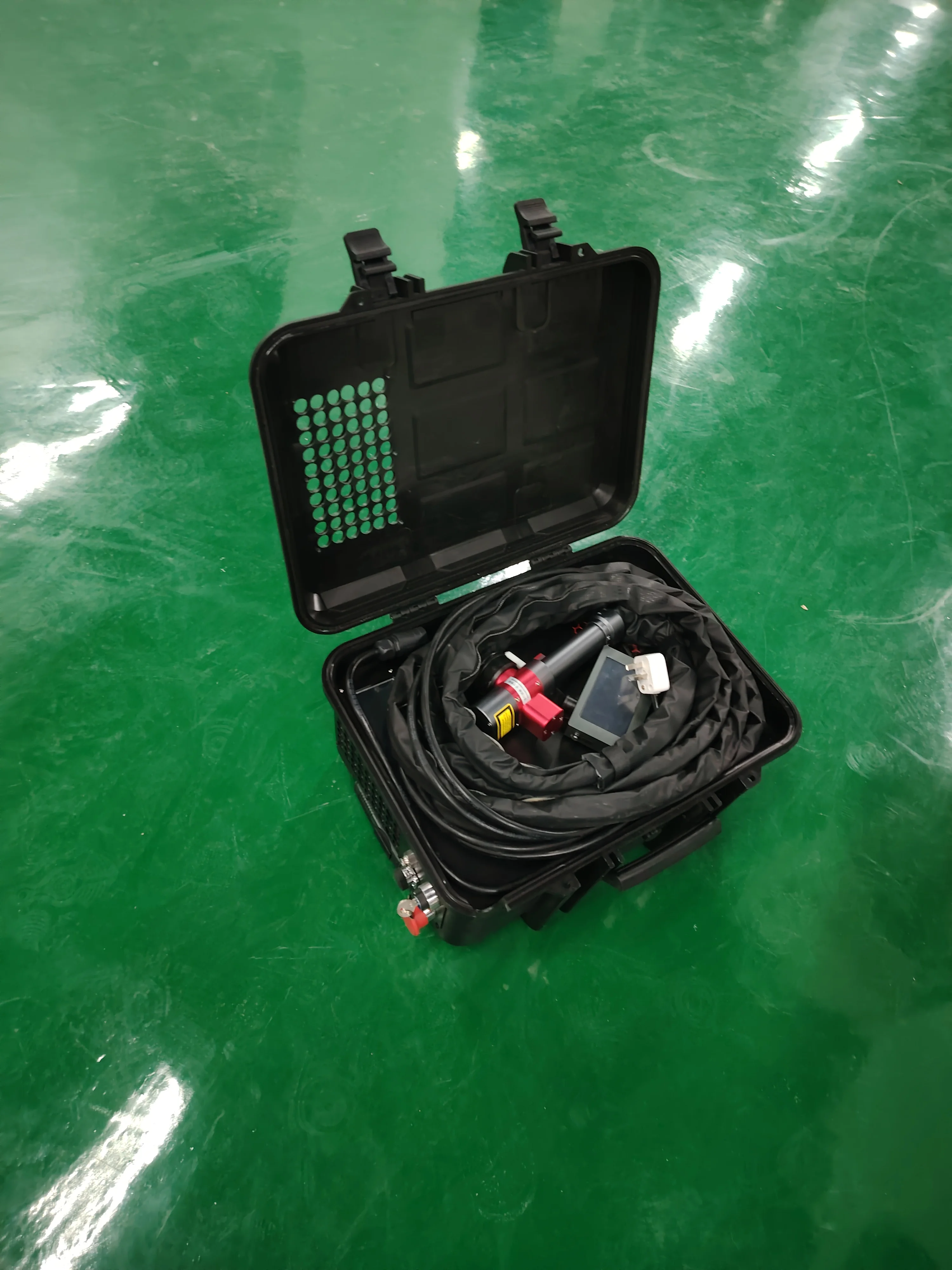 

laser cleaning machine 100W rust paint layer oil dust removal