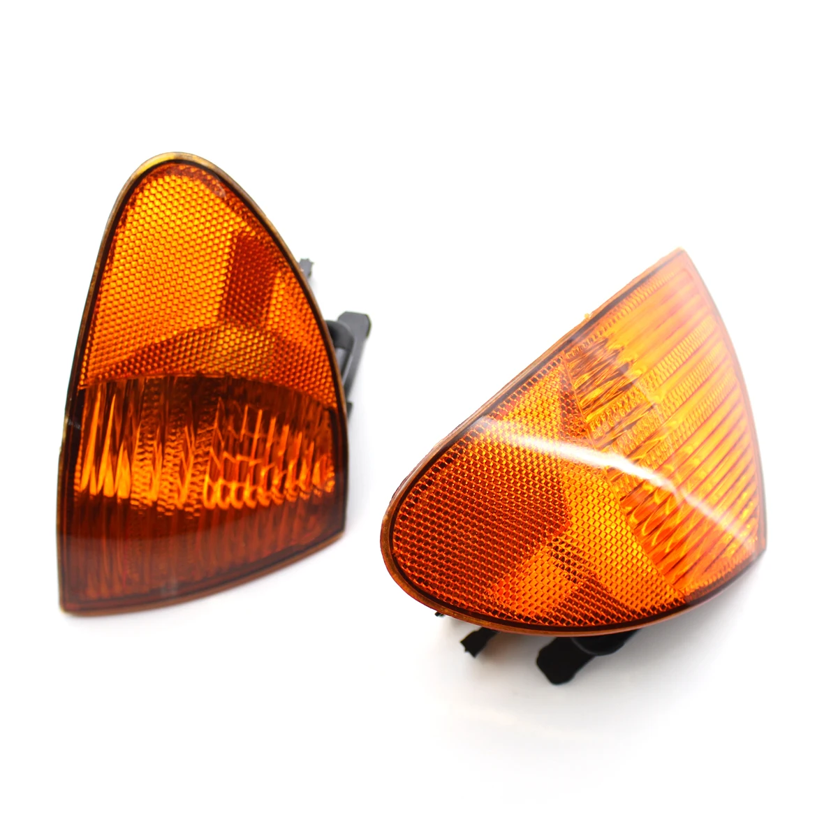 

Указатель поворота (боковой фонарь) для BMW 3 серии E46 Седан 1999-2001, артикулы 63136902765, 63136902766